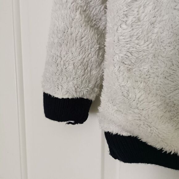 2/$15 Boys Reversible fleece lined and knit sweater size 2-3 - Picture 5 of 6